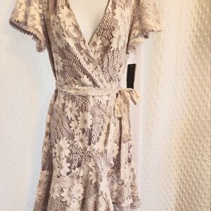 Lilac and Lace Women's Wrap Dress. SIZE 7. NWT